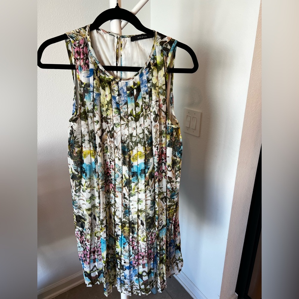 Sleeveless Floral Pleated Women’s Dress/Top White with Blue, Green, Pink Accents